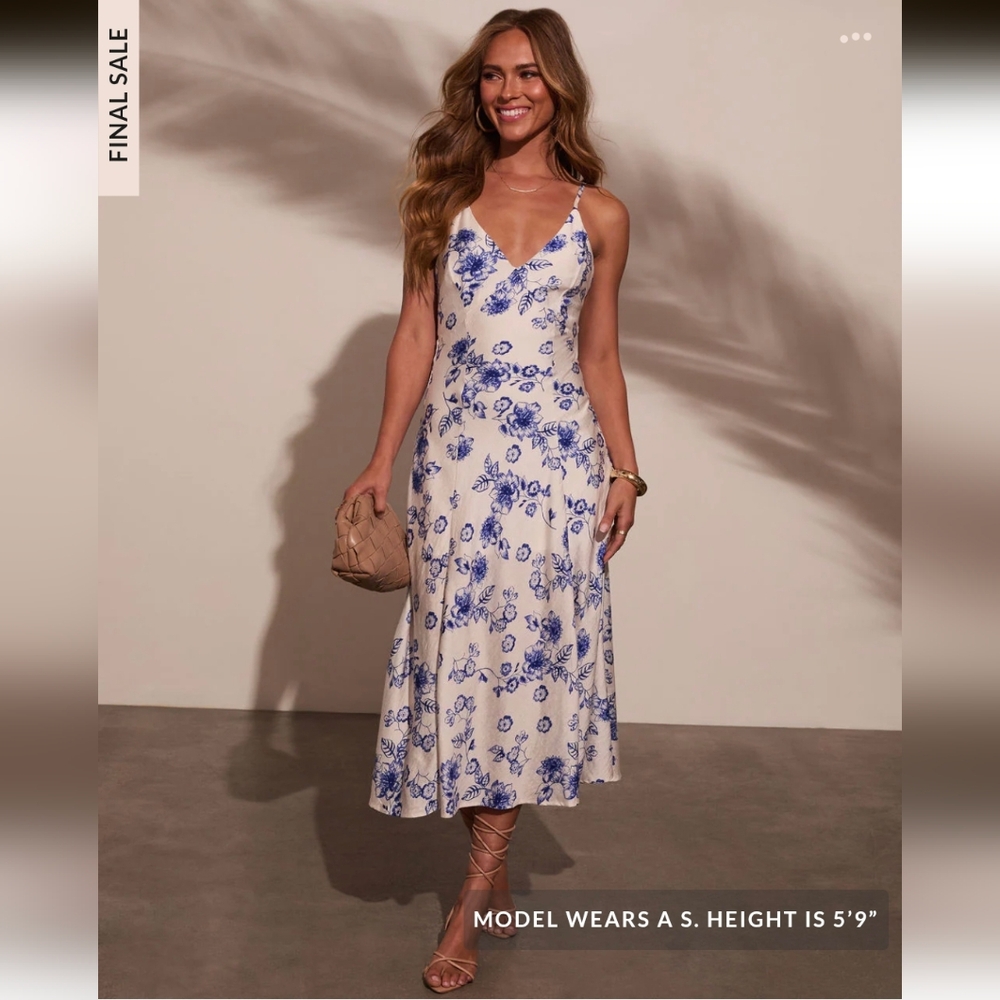 Vici Blue Floral Midi Dress